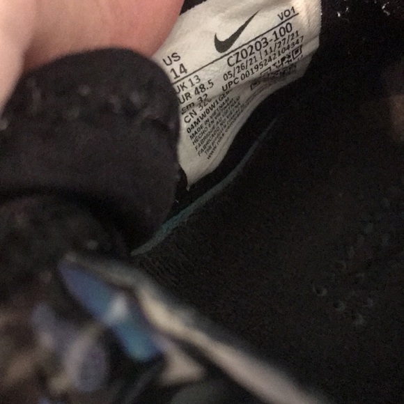 Nike Lebrun 19 Basketball Sneakers main image 11